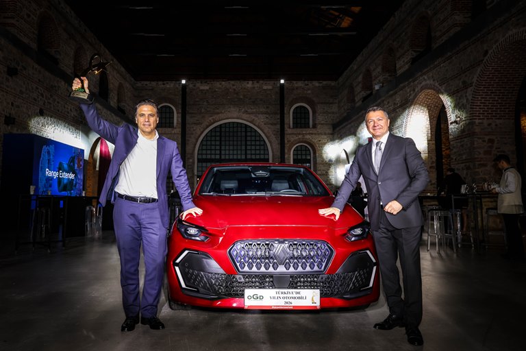  Türkiye�de �Y�l�n Otomobili�  Renault Clio Seçildi